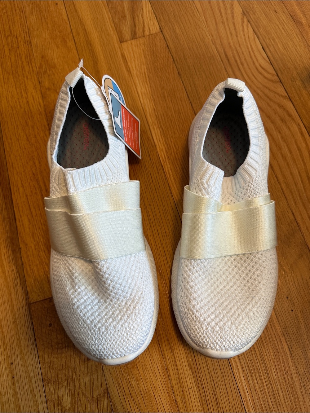 Aetrex Women's White Slip-On Knit Athletic Sneakers with Wide Band NWT